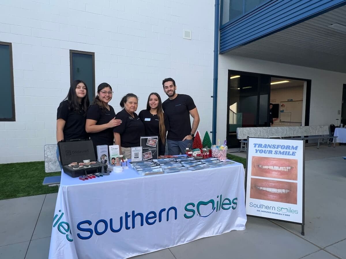 Southern Smiles team at the Roosevelt Elementary School Fair, photo 3