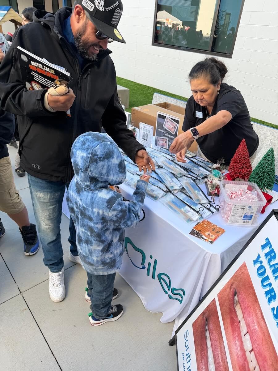 Southern Smiles team at the Roosevelt Elementary School Fair, photo 4